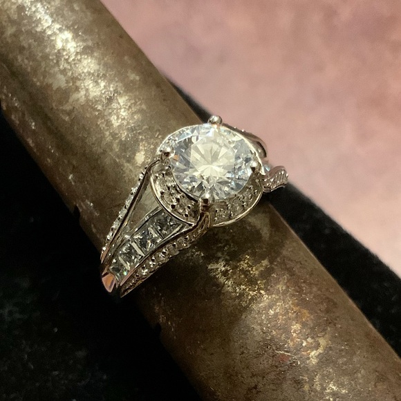 NWOT Solitaire Engagement Ring - Cubic Zirconias- 925 - Sz 6.75 - JTV - Picture 1 of 11